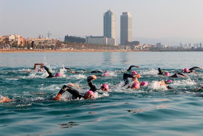 Els alumnes de Direcció d'Esdeveniments colal·laboren en "Neda el Món Swimn Barcelona"